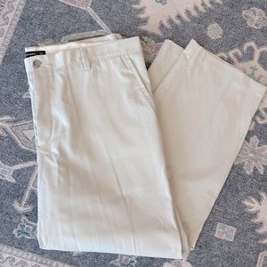 DOCKERS Classic Fit Men’s Pants in Light Khaki